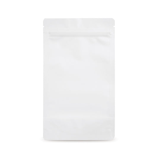 Doypack blanco mate — vista detallada en una aplicación de embalaje típica con ejemplo de contenido