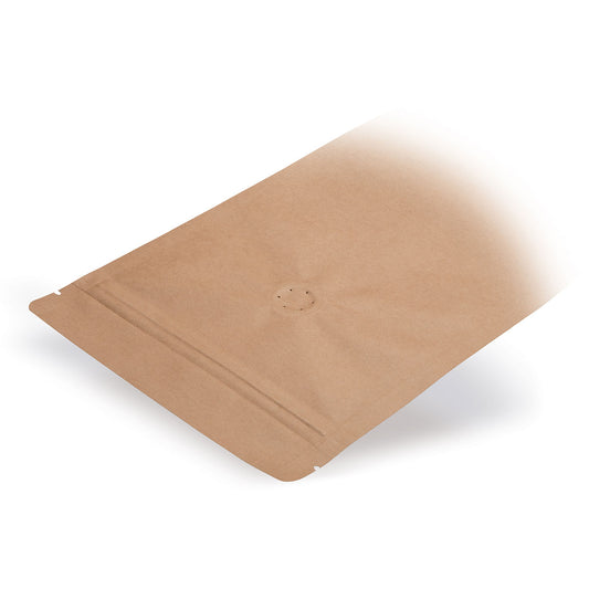 Doypack papel kraft con válvula de protección de aroma — vista detallada en una aplicación de embalaje típica con ejemplo de contenido